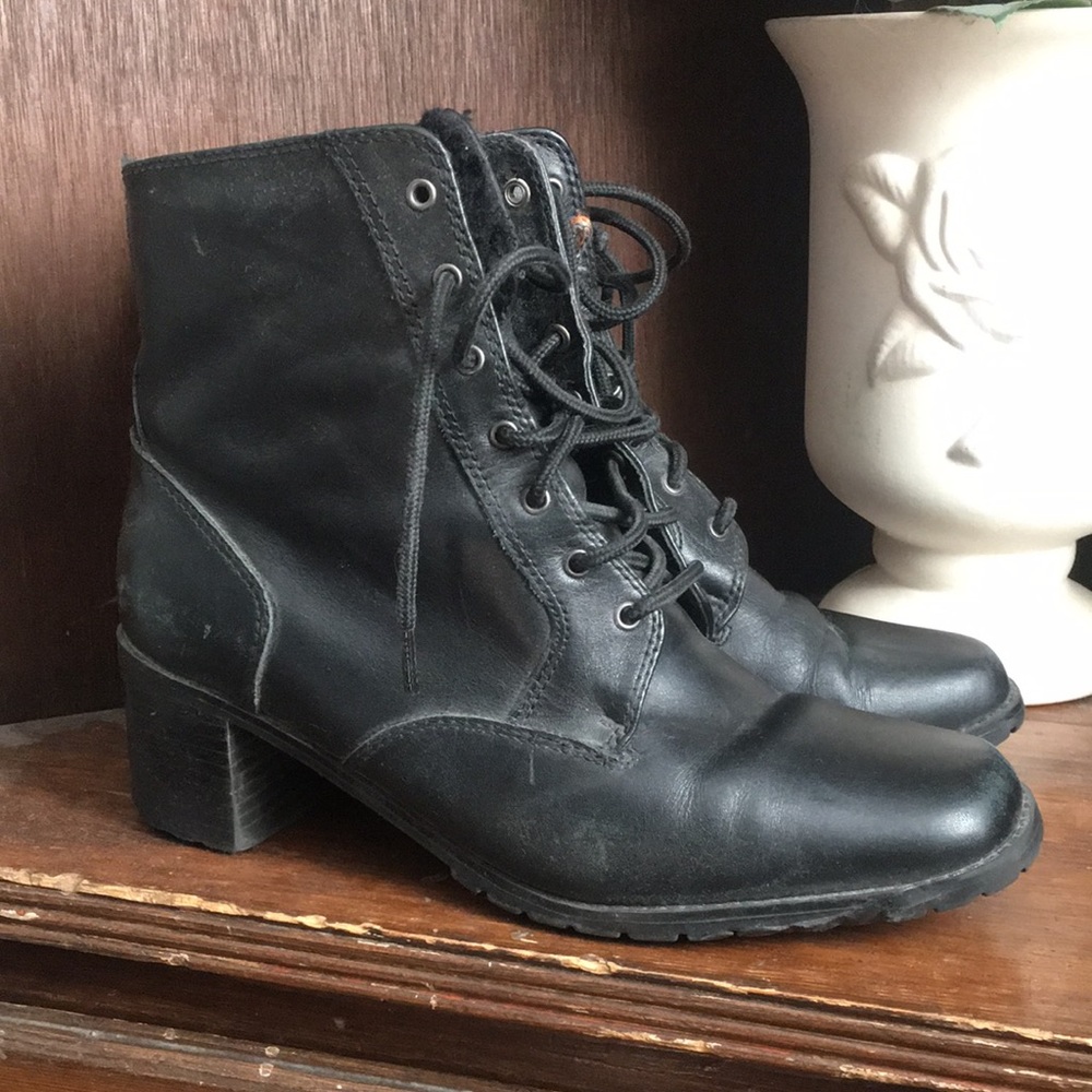 Vintage St. John’s Bay black ankle booties!